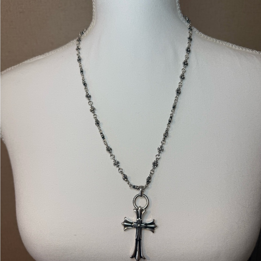 Elegant Silver Cross Pendant Necklace
